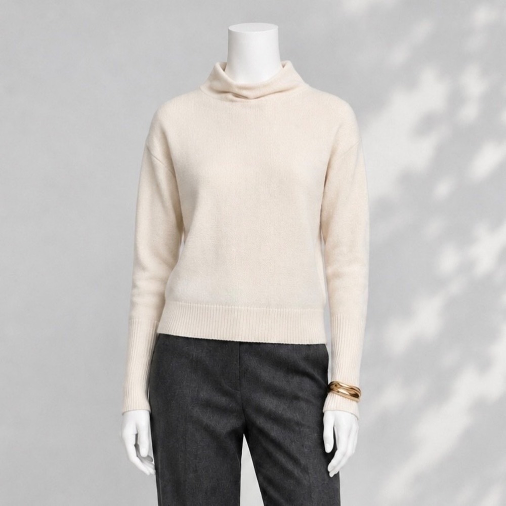 Aritzia Wilfred Ivory Merino Wool Sweater XXS Cyprie Minimalist Work Pullover